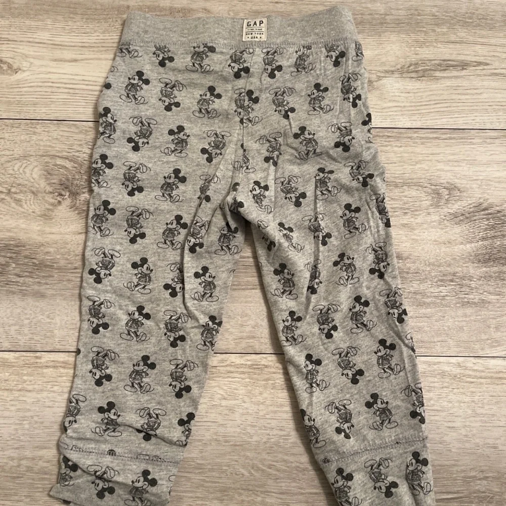 Gap Disney Mickey Size 3 Gray And Black Outfit With Pocket On Top